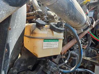 Western Star 4900FA Power Steering Reservoir for a 2014 Western Star 4900 FA