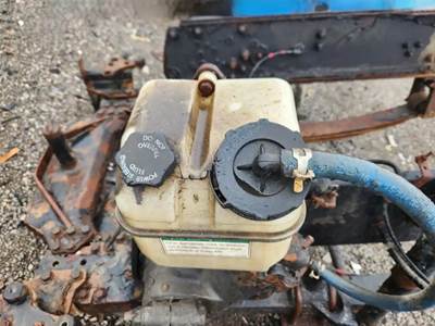 Western Star 4900FA Power Steering Reservoir for a 2014 Western Star 4900 FA