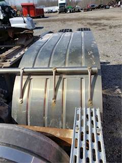 Mack Pinnacle CHU613 Quarter Fender for a 2015 Mack CHU613