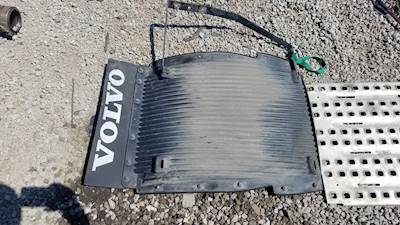 Volvo VNL Quarter Fender