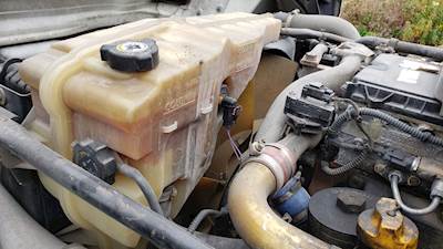 Freightliner Cascadia 125 Radiator Overflow Bottle / Surge Tank