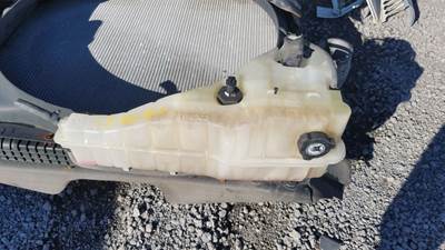 Freightliner Cascadia 125 Radiator Overflow Bottle / Surge Tank