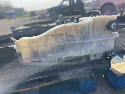Freightliner Cascadia 125 Radiator Overflow Bottle / Surge Tank