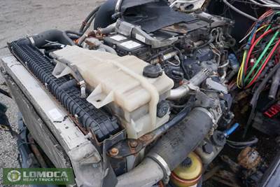 Freightliner Cascadia 125 Radiator Overflow Bottle / Surge Tank