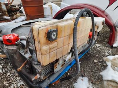 Peterbilt 389 Radiator Overflow Bottle / Surge Tank