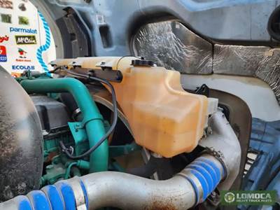 Volvo VNL Radiator Overflow Bottle / Surge Tank