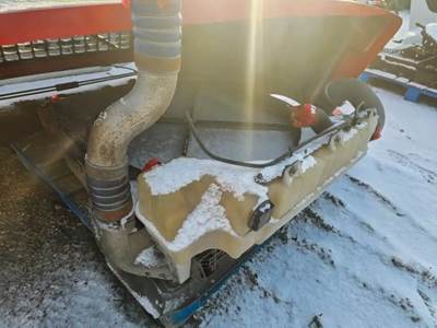 Volvo VNL Radiator Overflow Bottle / Surge Tank