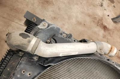 Freightliner Cascadia 126 Radiator Hose