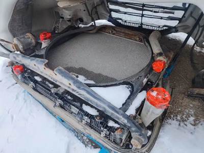 Freightliner Cascadia 126 Radiator