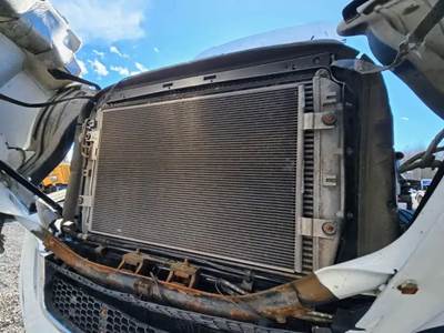 Freightliner Cascadia 126 Radiator