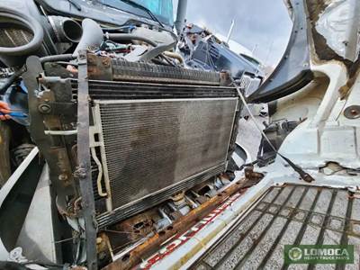 Freightliner Columbia 120 Radiator
