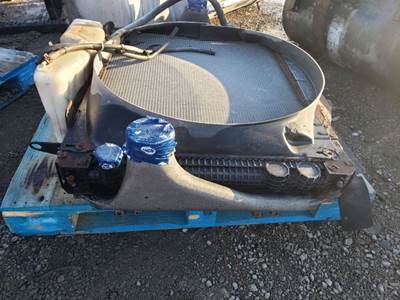 Freightliner FLD120 Radiator
