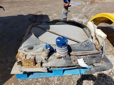 Freightliner FLD120SD Radiator