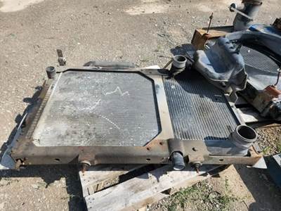 International Paystar 5600i Radiator for a 2004 International 5600I