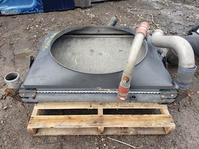 Mack CH613 Radiator