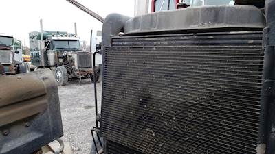 Mack CL713 Radiator
