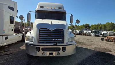 Mack Pinnacle CXU613 Radiator for a 2015 Mack CXU613