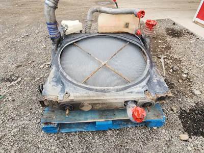 Peterbilt 367 Radiator