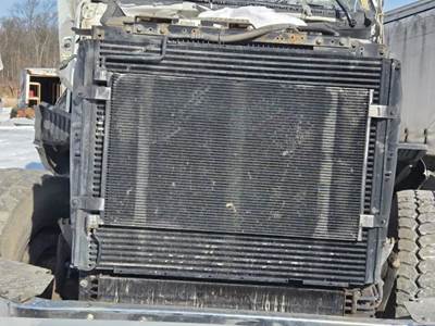Peterbilt 567 Radiator