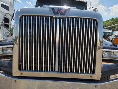 Western Star 4900SA Radiator for a 2013 Western Star 4900 SA