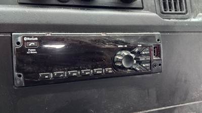 International MV607 Radio