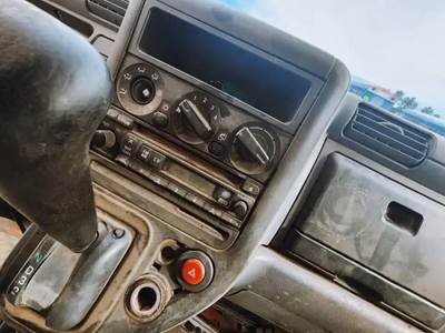 Mitsubishi FE85D Radio