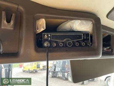 Volvo VNL Radio