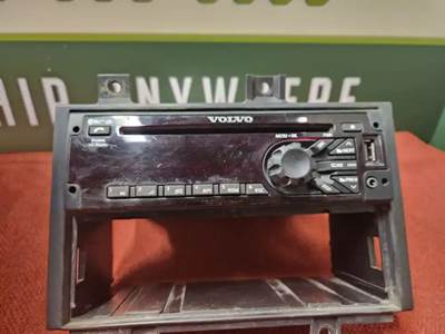 Volvo VNL Radio
