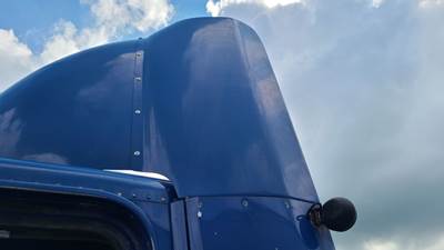 Freightliner Columbia 120 Roof Fairing