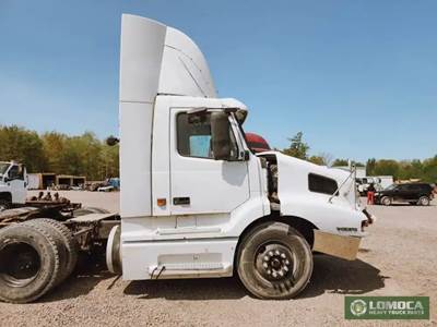 Volvo VNL Roof Fairing
