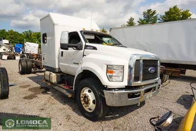 Ford F-750 Salvage Truck