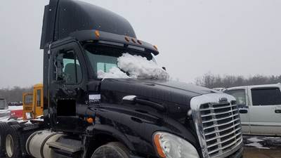 Freightliner Cascadia 125 Salvage Truck