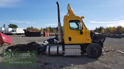 Freightliner Cascadia 125 Salvage Truck