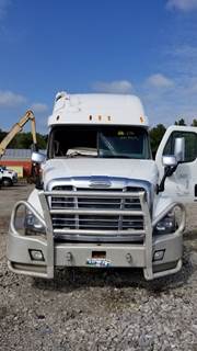 Freightliner Cascadia 125 Salvage Truck