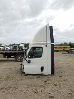 Freightliner Cascadia 125 Salvage Truck