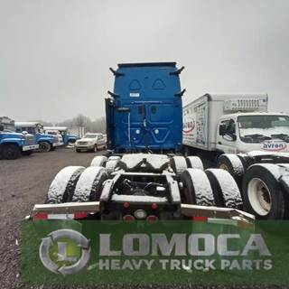Freightliner Cascadia 125 Salvage Truck