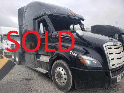 Freightliner Cascadia 126 Salvage Truck
