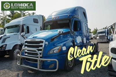 Freightliner Cascadia 126 Salvage Truck