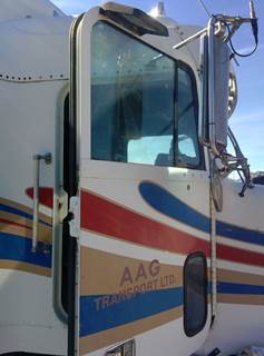 Freightliner Classic XL Salvage Truck