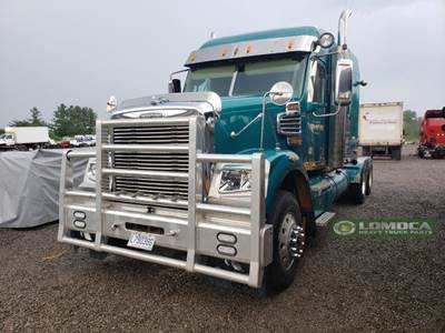 Freightliner Coronado 122 Salvage Truck