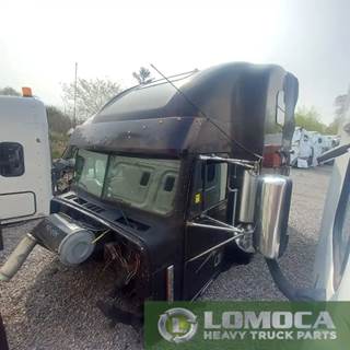 Freightliner FLD120 Salvage Truck