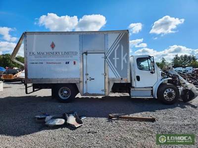 Freightliner M2 106 Salvage Truck
