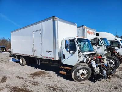 Freightliner M2 106 Salvage Truck