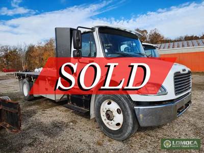Freightliner M2 106 Salvage Truck