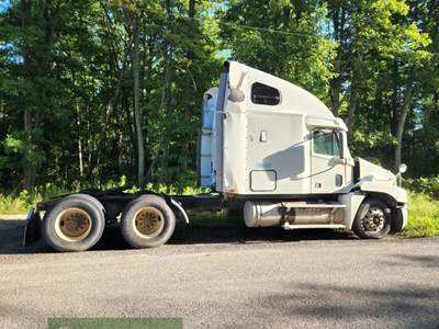 Freightliner ST120 Salvage Truck
