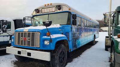 GMC 7000 Salvage Truck