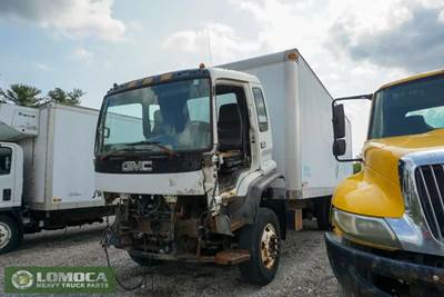 GMC T7500 Salvage Truck