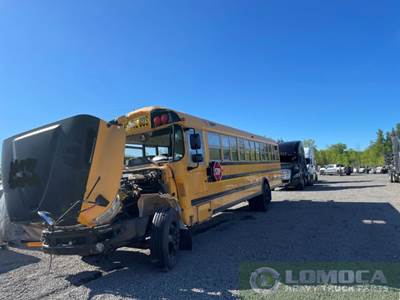 International 3000 Salvage Truck