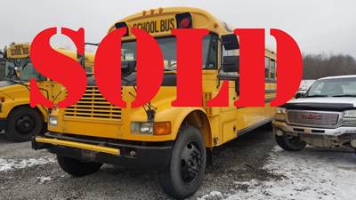 International 3800 Salvage Truck