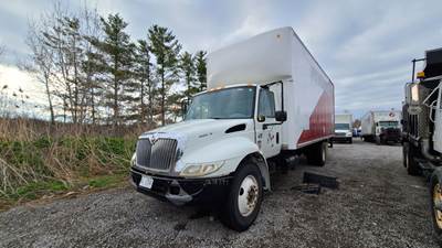 International 4300 Salvage Truck